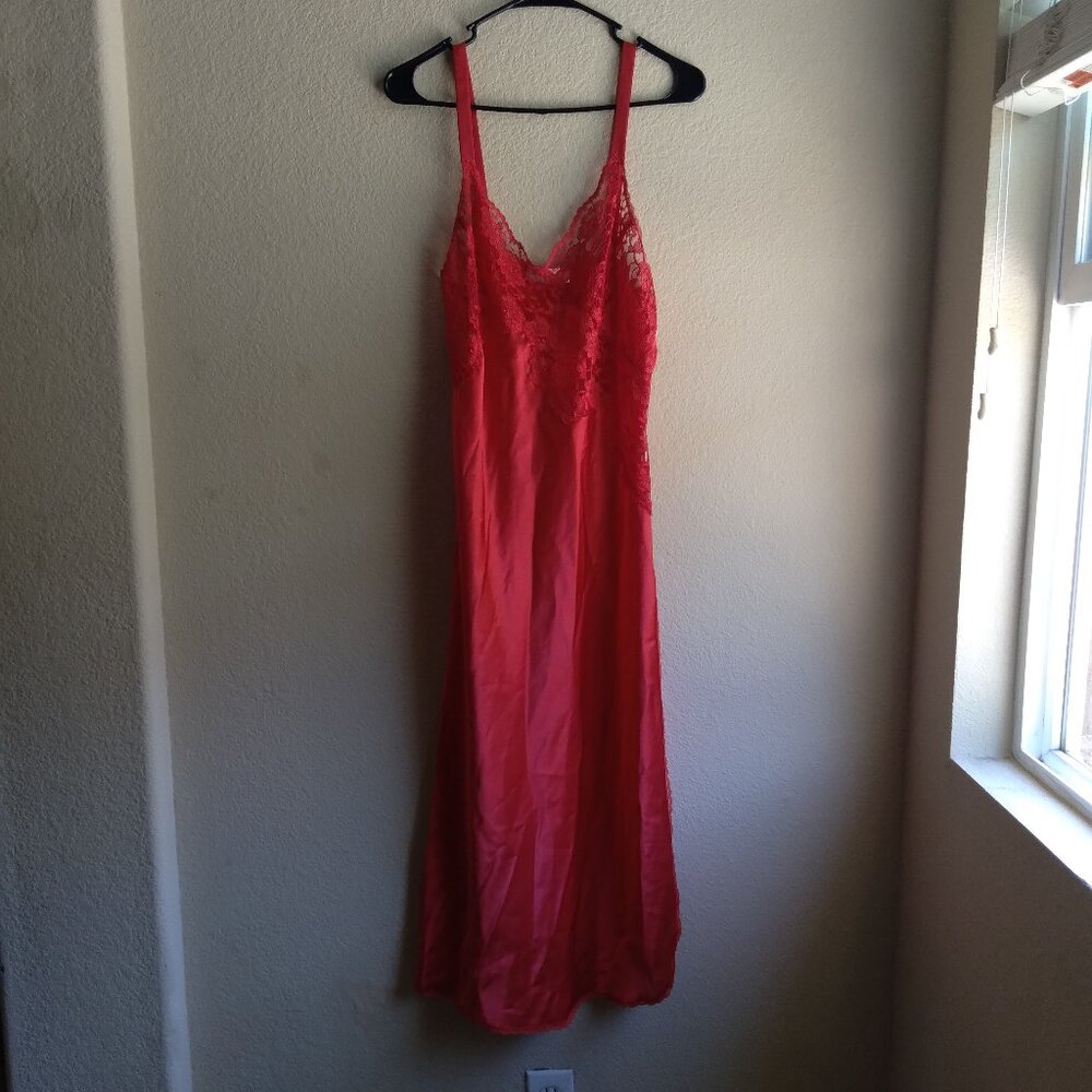Vintage Val Mode Red Floral Lace Satin Midi Slip Dress with Thigh Slit Size L